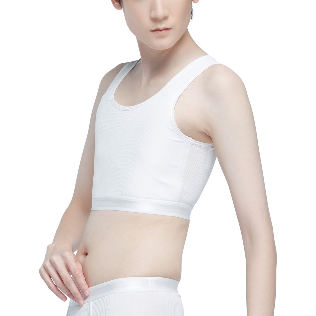 Wacoal FREEDOM Side Zip Cropped Tank Top (Tops and underwear) model  WX1506+WX2601 white (WH)